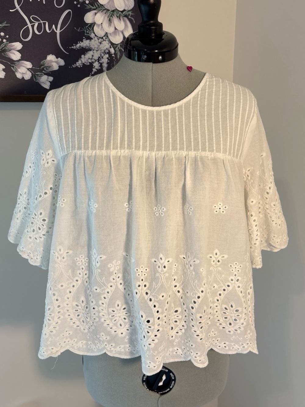 Gilli White Eyelet Pintuck Cotton Peasant Blouse